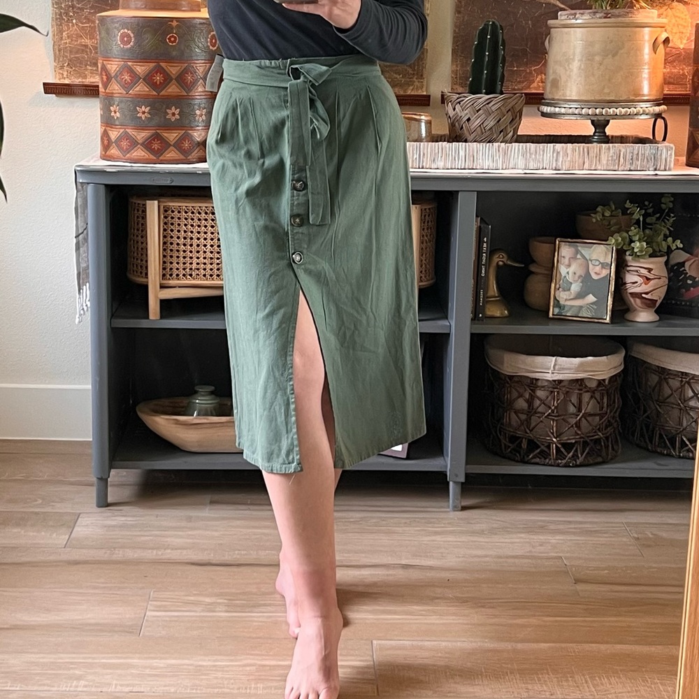 MIDI skirt army green women's size small Cali 1850